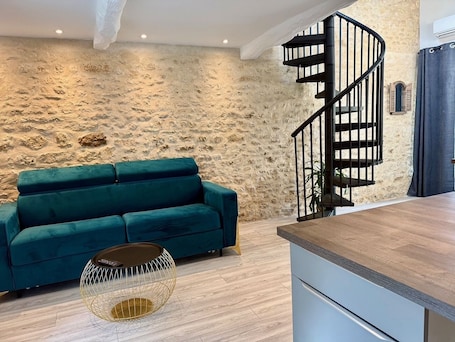 Interior. Ile d'Oléron" gîte with shared 7x7m pool, 20 minutes from the beaches