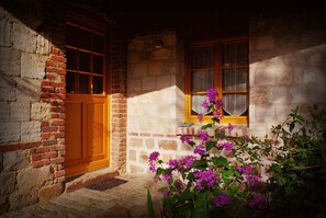 Exterior detail - Chez Fifine, accommodation in Artois - Mont Saint Eloi (Mont-Saint-Éloi)