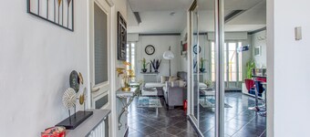 APARTMENT WITH 2 TERRACES, BRIGHT, CENTRAL, AIR CONDITIONING, ELEVATOR, WIFI