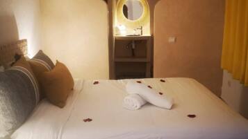 3 makuuhuonetta, silitysrauta/-lauta, ilmainen Wi-Fi, vuodevaatteet