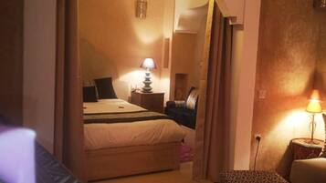 3 bedrooms, iron/ironing board, free WiFi, bed sheets