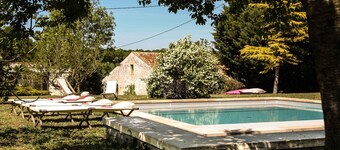 Gîte "Ile de Ré" with shared 7x7m swimming pool, 20 minutes from the beach
