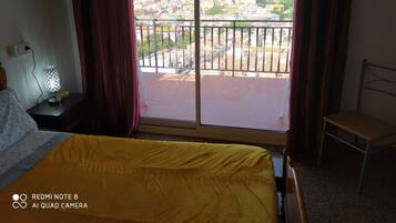 4 Schlafzimmer, laptopgeeigneter Arbeitsplatz, Bügeleisen/Bügelbrett