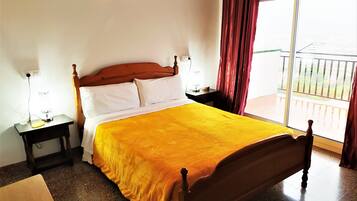 4 chambres, espace de travail pour ordinateur portable