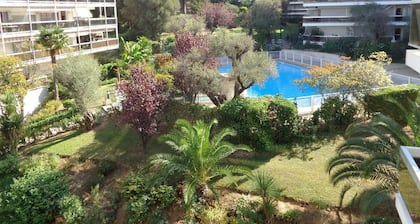 Apartment with sea view terrace & pool, 4th floor, sea view