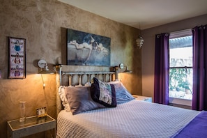 2 bedrooms, desk, iron/ironing board, free WiFi