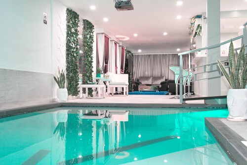 The Fortress @ LLeras Park (5 Bedrooms)