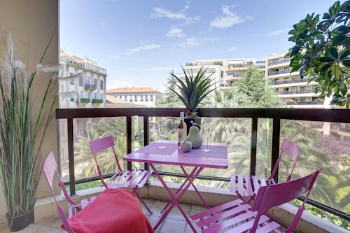 APARTMENT TERRACE, OLD FACE-NICE, ELEVATOR, CLIM, WIFI