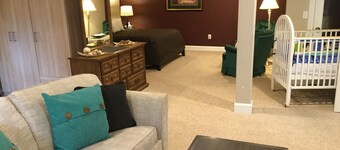 Spacious house, easy access from Seatac, Seattle & Bellevue.  