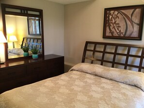 3 bedrooms, in-room safe, desk, iron/ironing board
