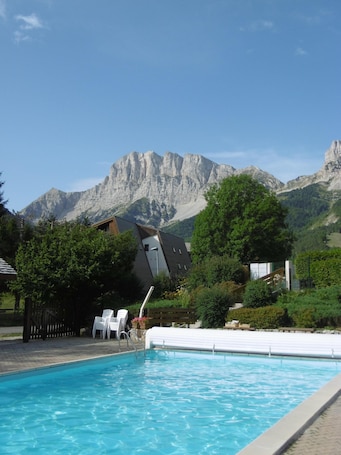 A heated pool. GRESSE en VERCORS ski/summer resort (swimming pool)night, week and weekend rentals