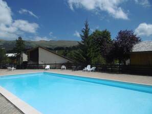 A heated pool - GRESSE en VERCORS ski/summer resort (swimming pool)night, week and weekend rentals (Gresse-En-Vercors)