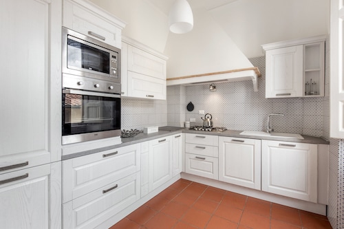 GUELFA 47, Elegant Apartment In Center Of Florence