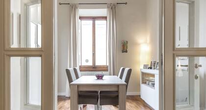 GUELFA 47, Elegant Apartment In Center Of Florence
