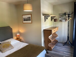 2 bedrooms, iron/ironing board, WiFi, bed sheets - Honfleur. 4 PEOPLE. LUMINOUS. PERFECT LOCATION. PRIVATE PARKING. FREE WIFI (Honfleur)