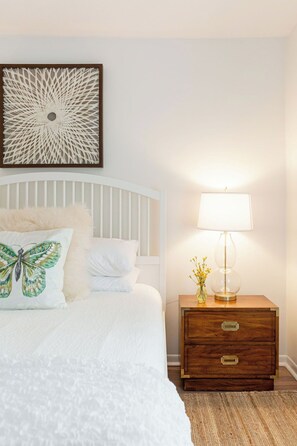 2 bedrooms, desk, iron/ironing board, free WiFi