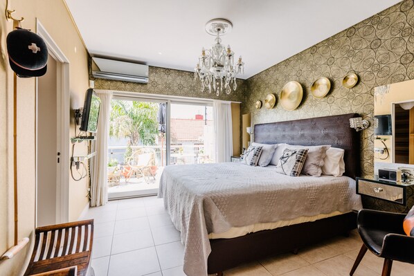 5 bedrooms, in-room safe, iron/ironing board, WiFi