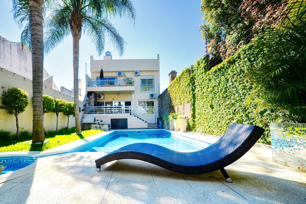 An Oasis W\/Swimming Pool for 2 families or big groups (Dot Baires Mall)