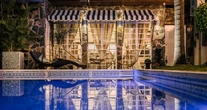 Eine Oase mit Pool für 2 Familien oder große Gruppen (Dot Baires Mall)