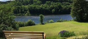 Calme, belle propriété en bord de mer sur la rivière Connecticut avec vue sur la montagne !!!