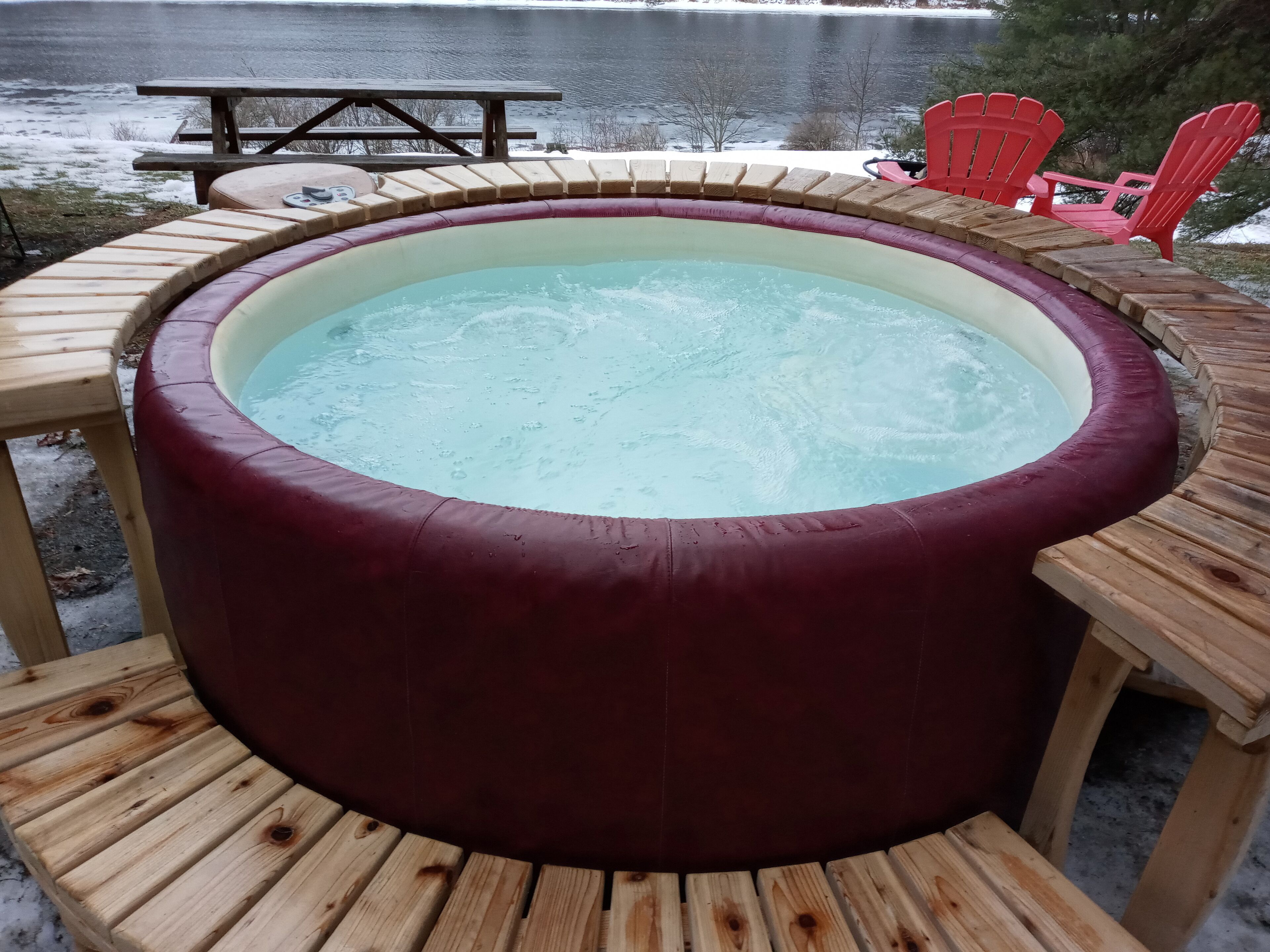 Outdoor spa tub
