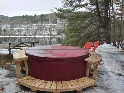 Quiet, beautiful waterfront property on Connecticut river with mountain views!!!