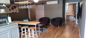 Wine Alley West Suite