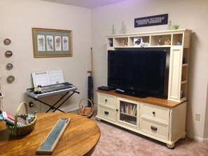 Interior - Relax Above The City In Spacious Accommodations With Gorgeous Views-Pets Welcome (Missoula)