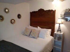 3 bedrooms, iron/ironing board, Internet, bed sheets