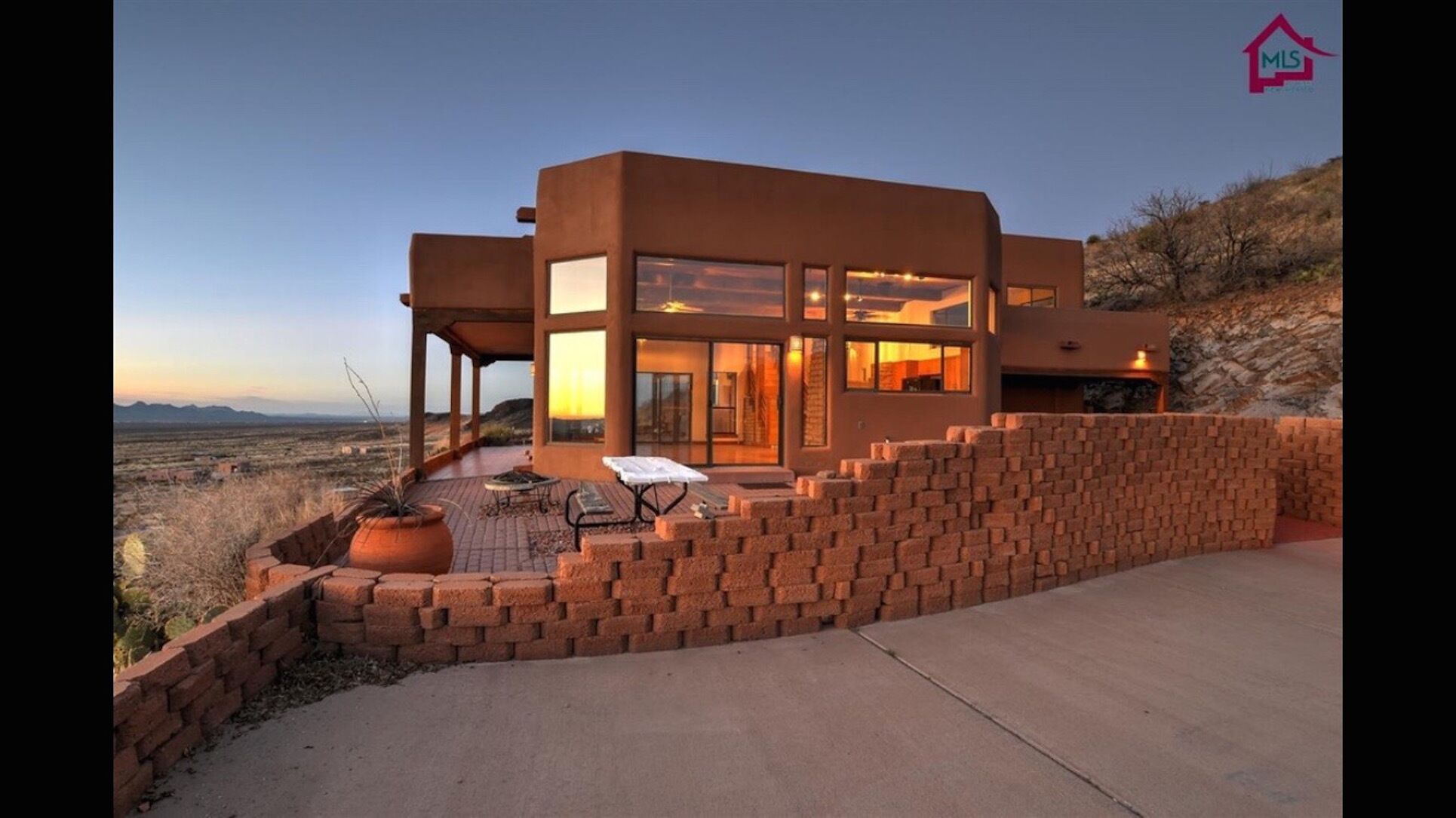 Executive Home With Endless Views In Soledad Canyon!