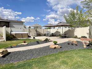 Outdoor spa tub - Exceptional property #4 (Blanding)