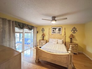 2 bedrooms, iron/ironing board, free WiFi, bed sheets - Sparkling Clean Home! Near Beach and Baseball Stadium! 🏟️ (Jupiter)