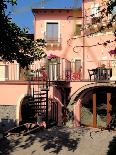 Etna view fully renovated luxury cottage in historical residence