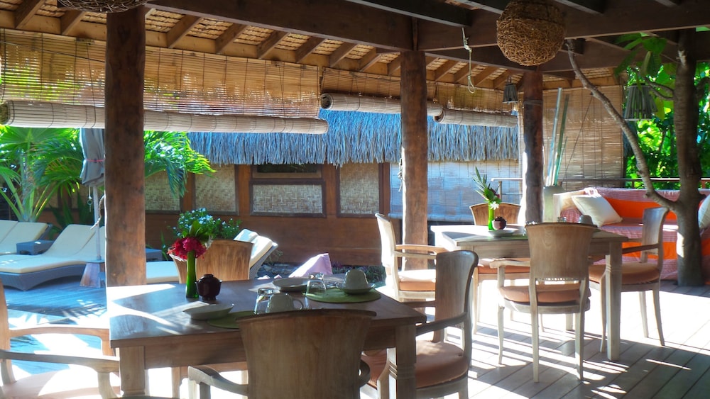 Green Lodge Moorea by null