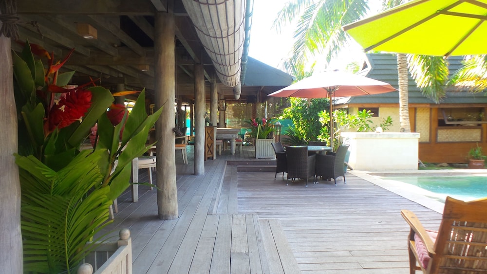 Green Lodge Moorea by null