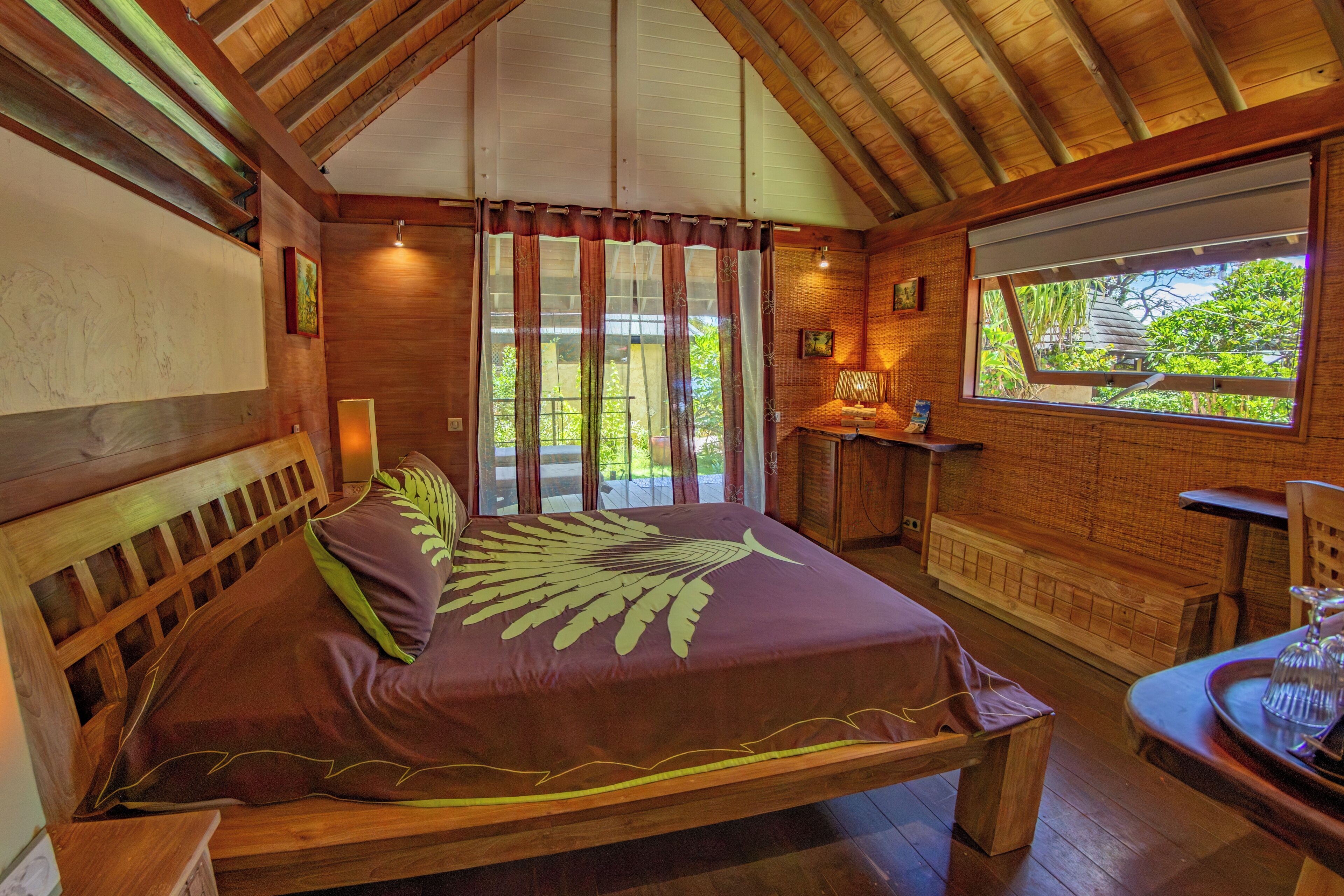 Luxury Bungalow, Partial Ocean View | Premium bedding, in-room safe, individually decorated