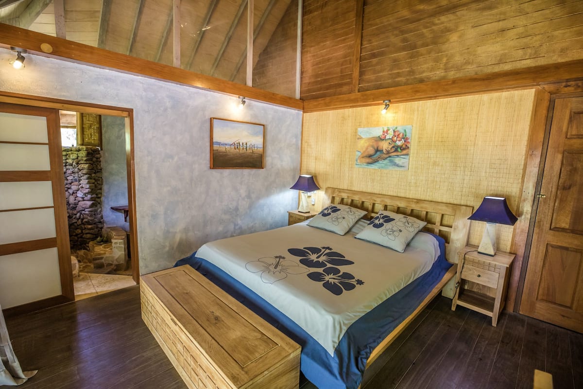 Comfort Bungalow, 1 Queen Bed, Garden View | In-room safe, individually decorated, individually furnished