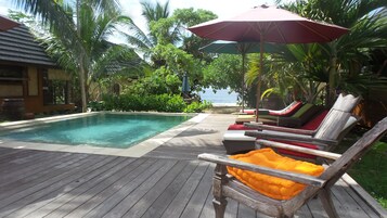 Outdoor pool, pool loungers