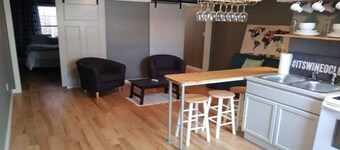 Wine Alley East suite