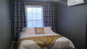 2 bedrooms, iron/ironing board, Internet, bed sheets