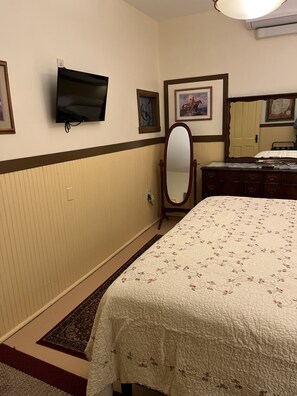 2 slaapkamers, een strijkplank/strijkijzer, gratis wifi, beddengoed