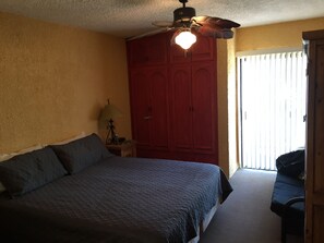 2 室のベッドルーム、アイロン / アイロン台、WiFi、ベッドシーツ