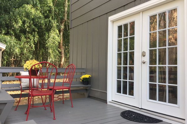Have your morning coffee or breakfast on the front porch