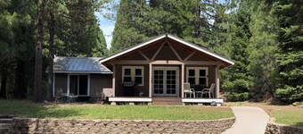 Mt. Shasta - McCloud   Trees and privacy on three acres. Pets OK.