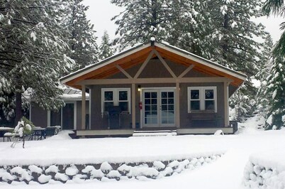 Mt. Shasta - McCloud   Trees and privacy on three acres. Pets OK.