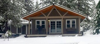Mt. Shasta - McCloud Trees and privacy on three acres. Pets OK.