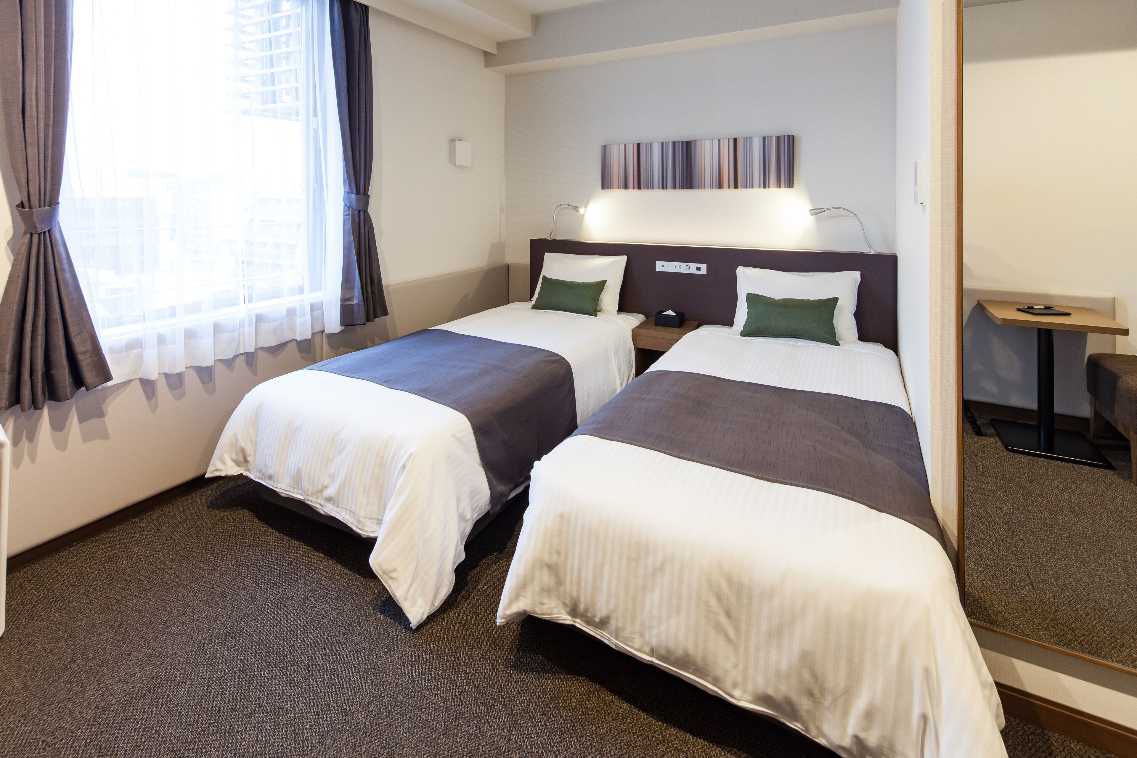 twin room | down duvets, desk, free wifi, bed sheets