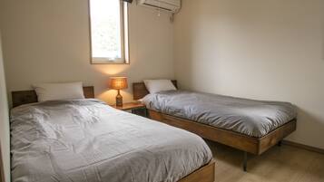 5 Bedroom Private Vacation House | 5 bedrooms, desk, free WiFi