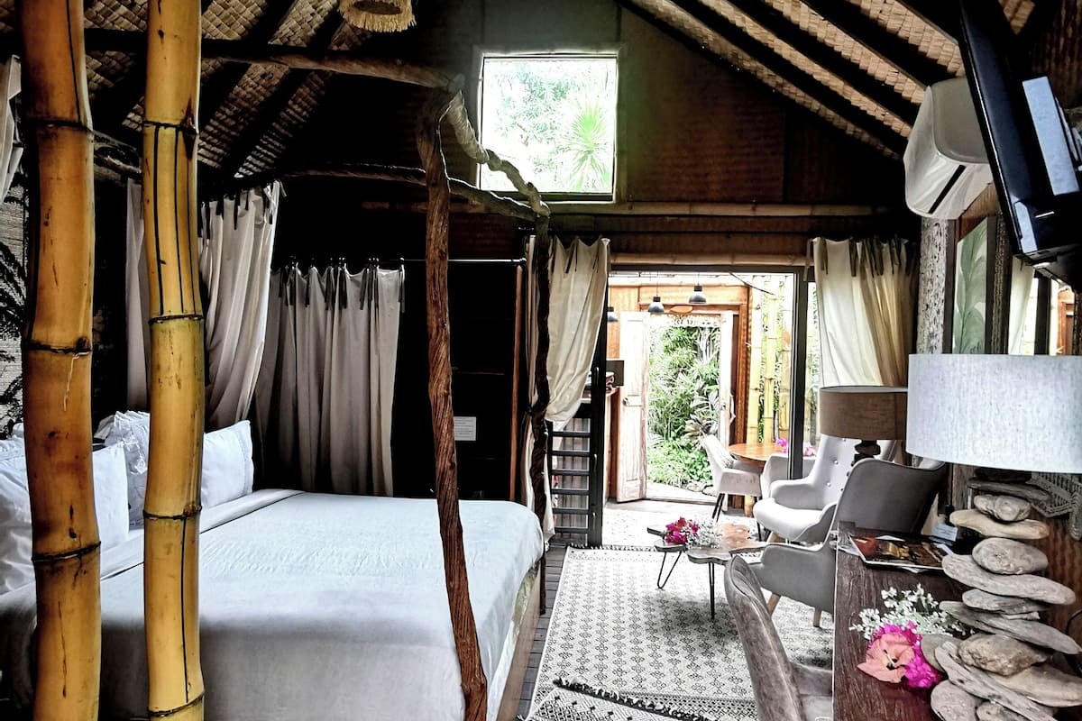 romantic suite | 1 bedroom, egyptian cotton sheets, premium bedding, select comfort beds