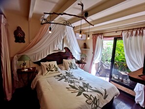 デラックス スイート シービュー | エジプト綿のシーツ、高級寝具、セレクト コンフォート製ベッド、ミニバー